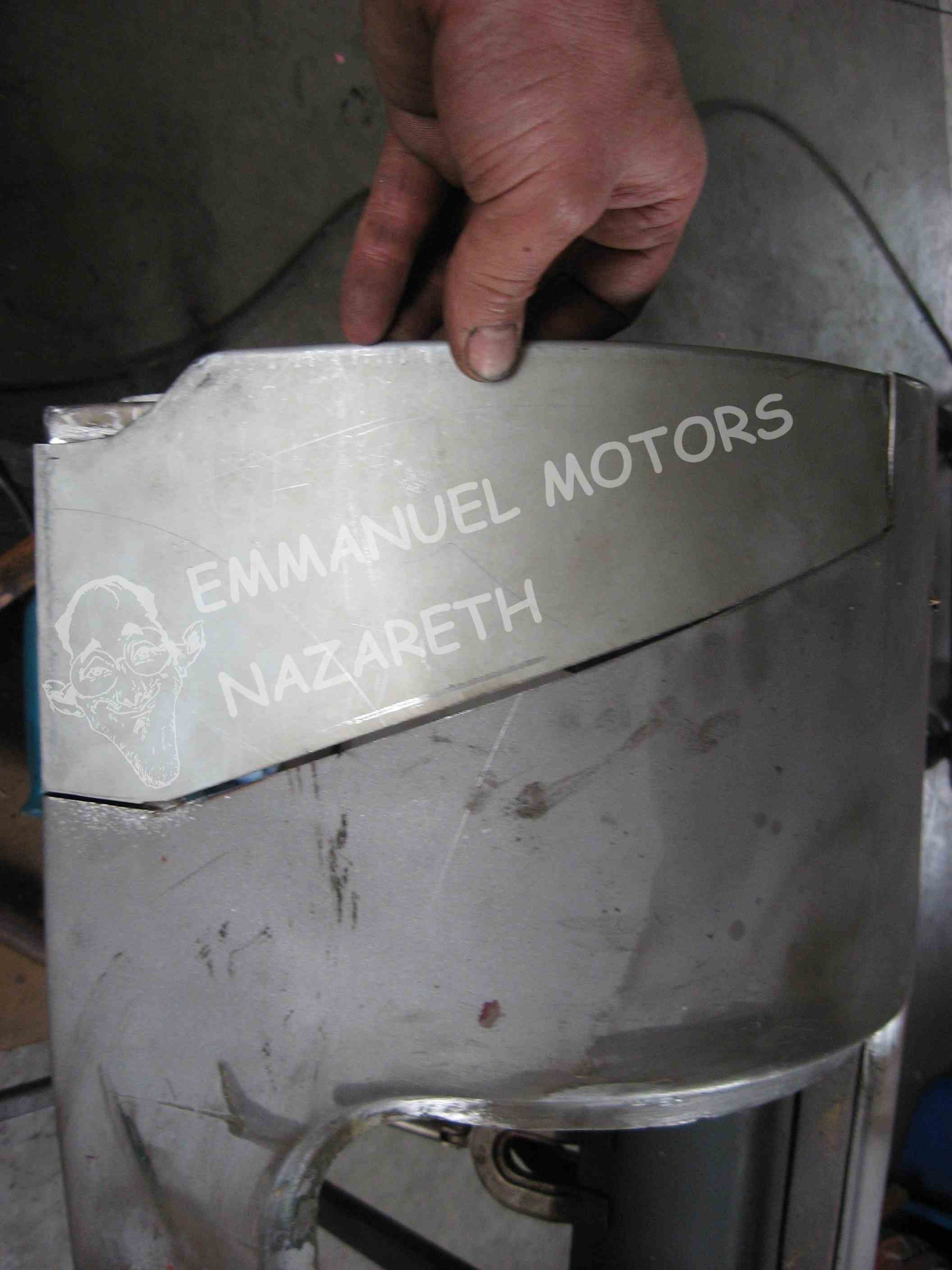 Emmanuel Motors - Laswerk / Ijzer